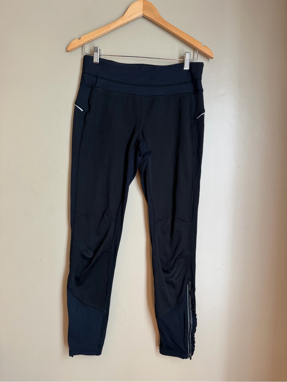 Athleta Polartec Power Stretch 2.0 Black Ruffle Ankle Zip Leggings Running Sz